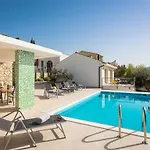 Tela With Pool *