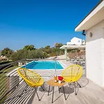 Tela With Pool * ז'אבוריץ'