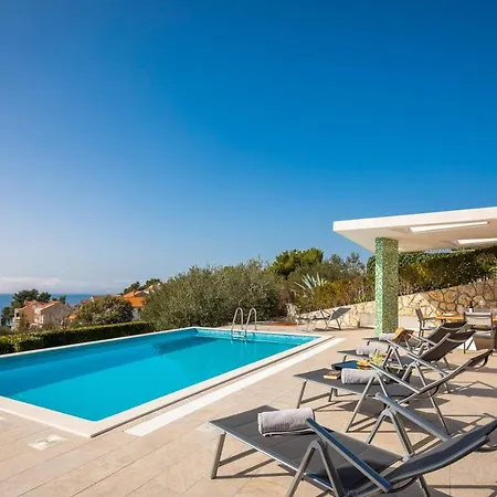 Villa Tela With Pool *