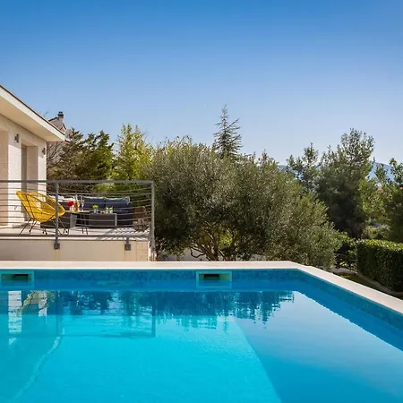Villa Tela With Pool *