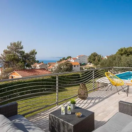 Tela With Pool * Zaboric