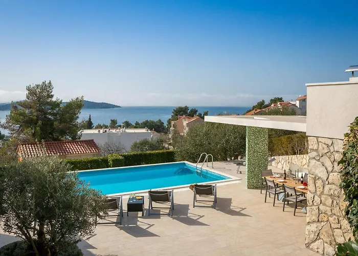 Tela With Pool 别墅 *