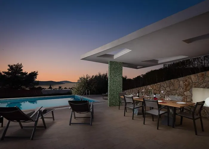 Tela With Pool 别墅 *