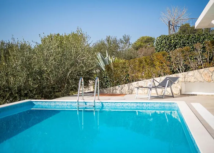 Tela With Pool Vila Zaboric