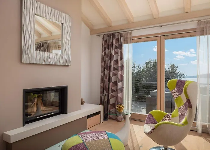 Tela With Pool * Zaboric